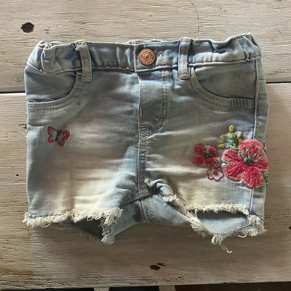 Baby Got Back Summer shorts for your little cutie - Picture 1 of 4